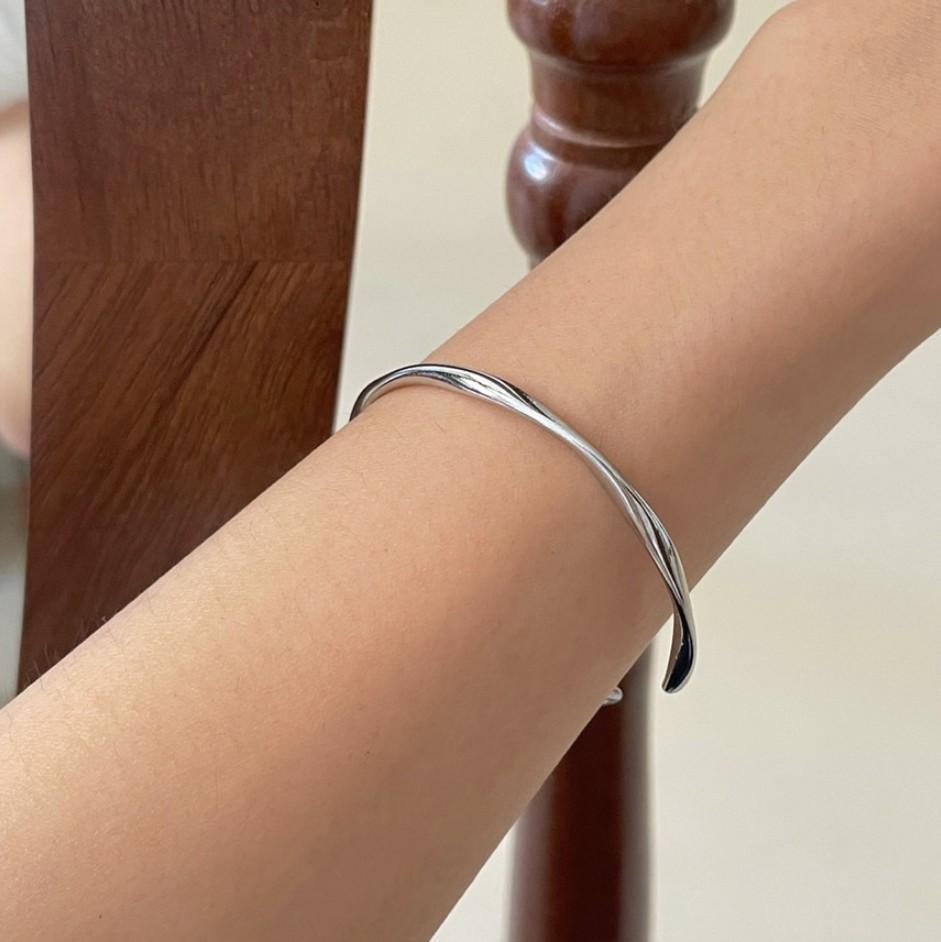 925 Sterling Silver Elegant Open Bangle Bracelet