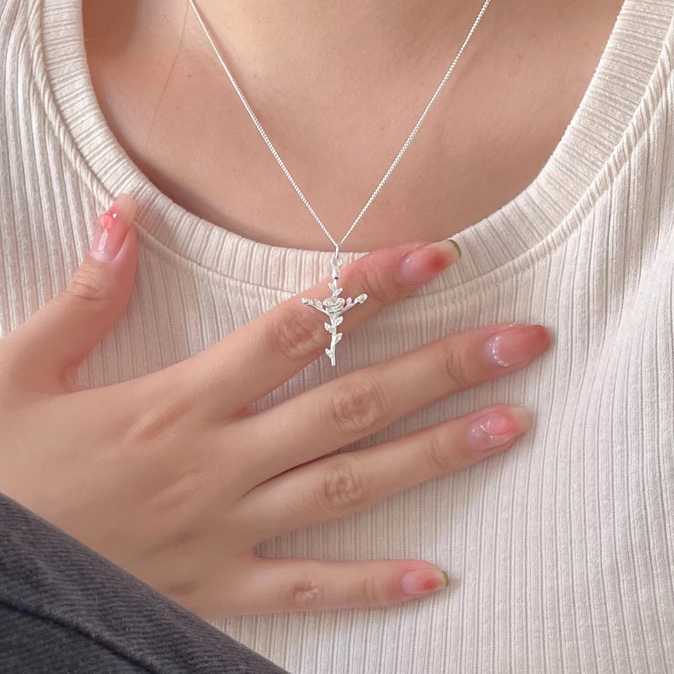 925 Sterling Silver Rose Flower Pendant Necklace