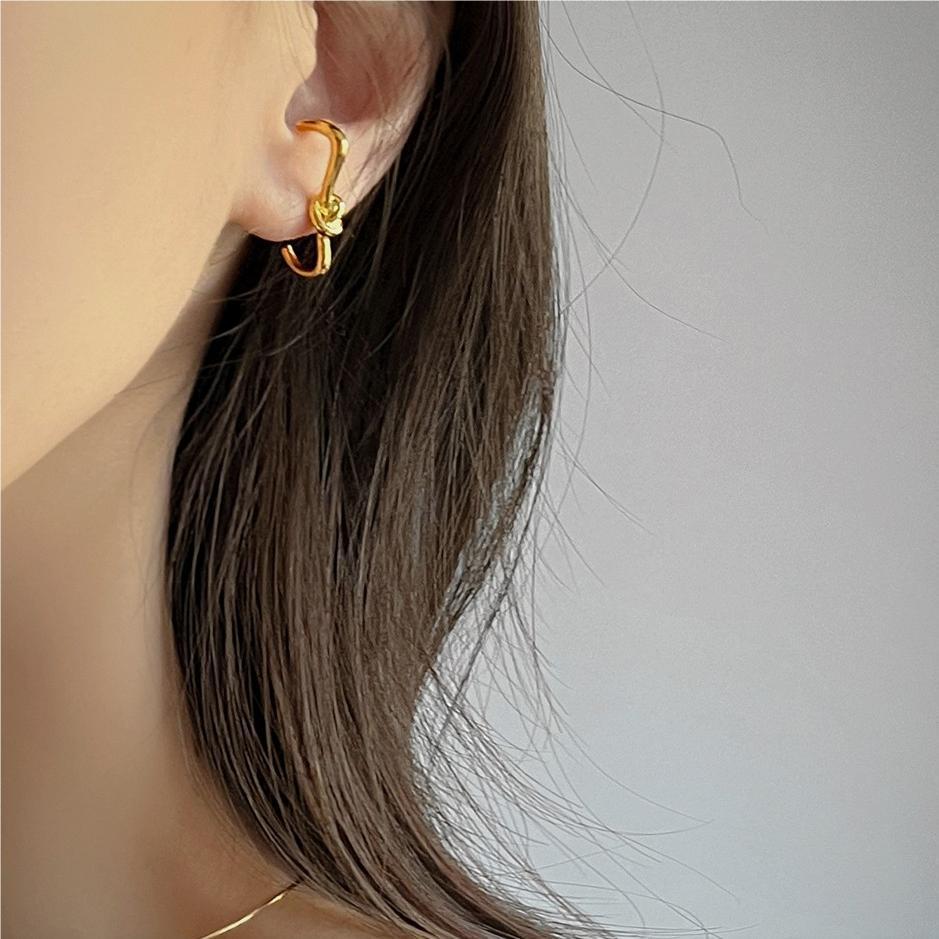 925 Sterling Silver E Shape Stud Earrings