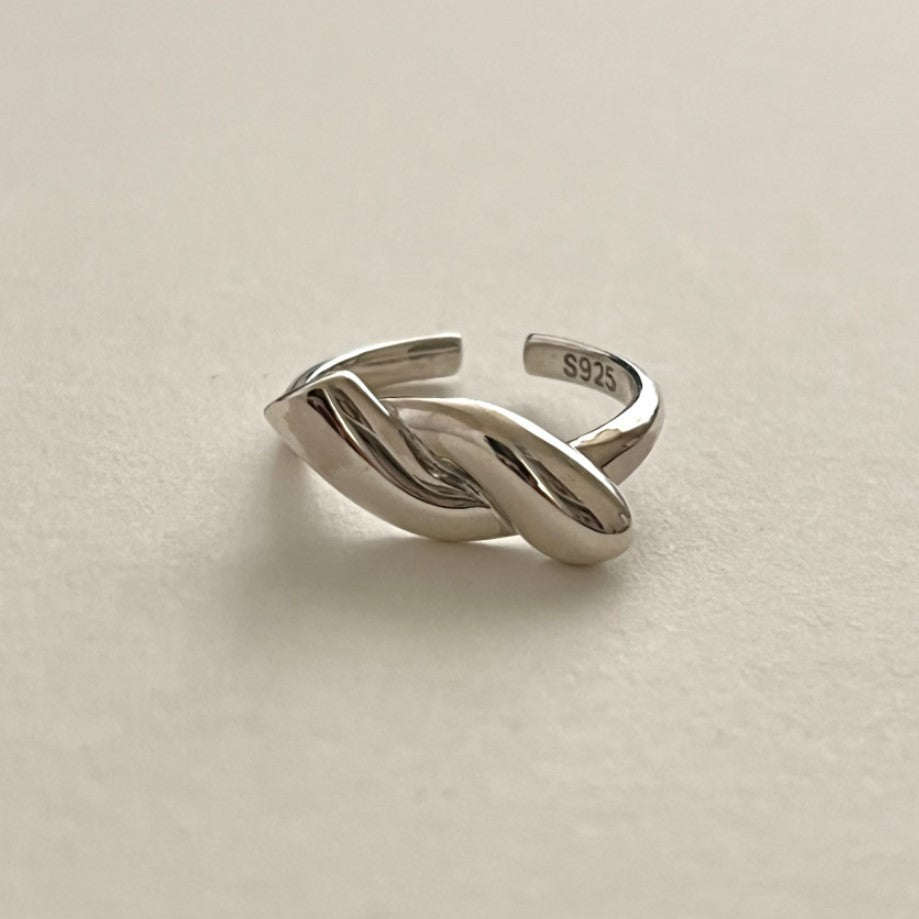 925 Sterling Silver Overlapping Ring