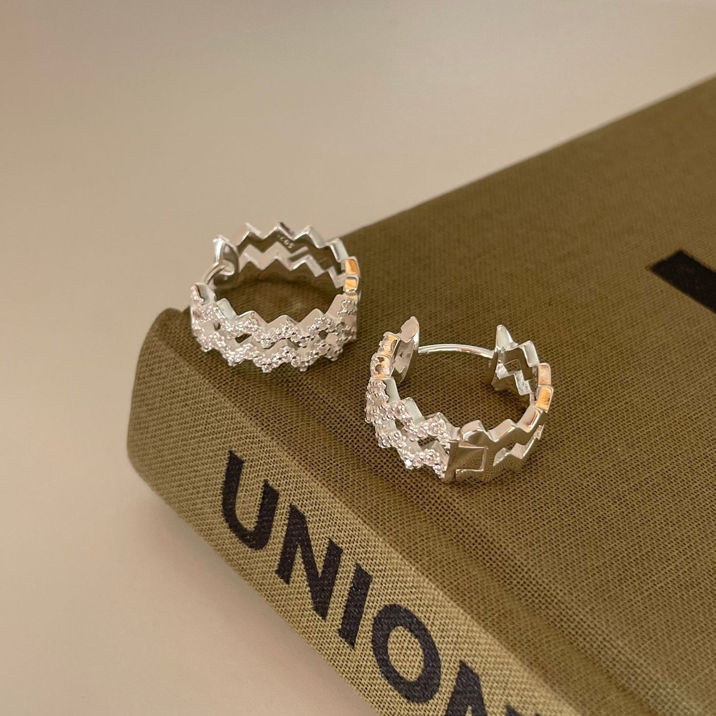 925 Sterling Silver Wave Shape Earrings