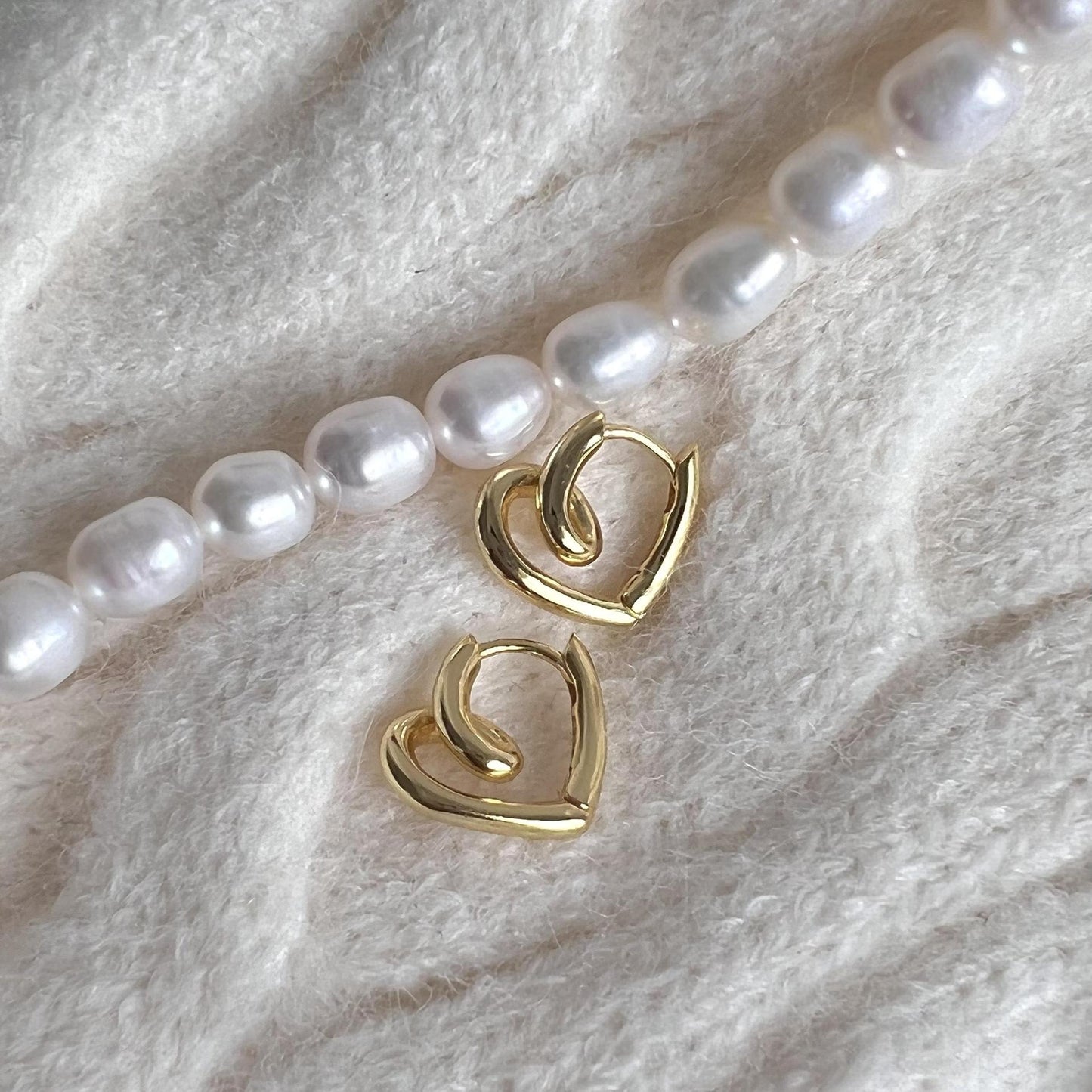 925 Sterling Silver Wire Heart Earrings