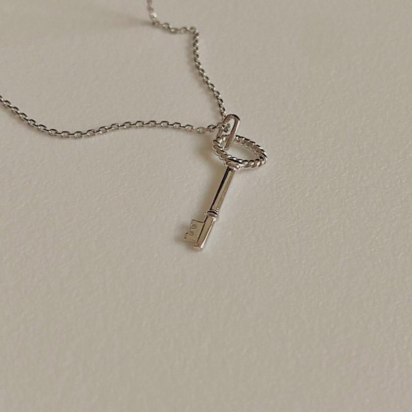 925 Sterling Silver Key Pendant Necklace