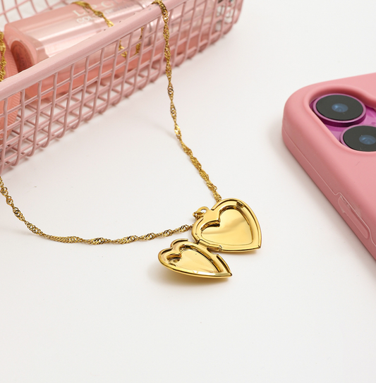 Stainless steel necklaces