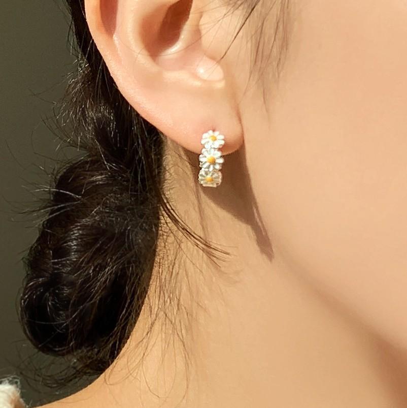 925 Sterling Silver Daisy Flower Earrings