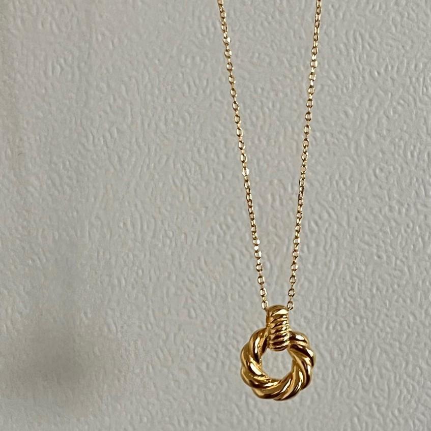 925 Sterling Silver Twisted Pendant Necklace