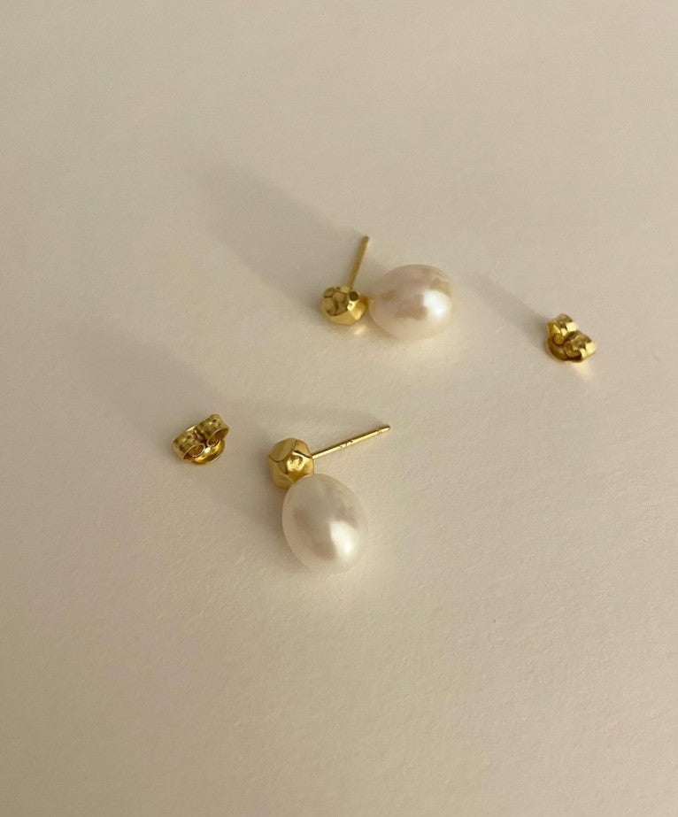 925 Sterling Silver Chic Stud Earrings With Fresh Water Pearls