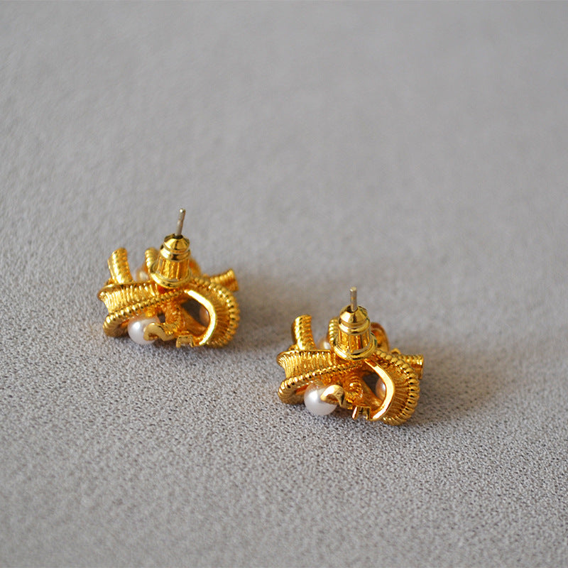 Chic Brass Stud Earrings With Pearls