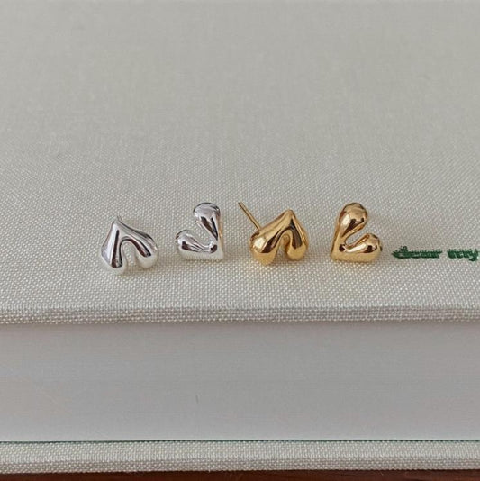 925 Sterling Silver Chic Heart Stud Earrings