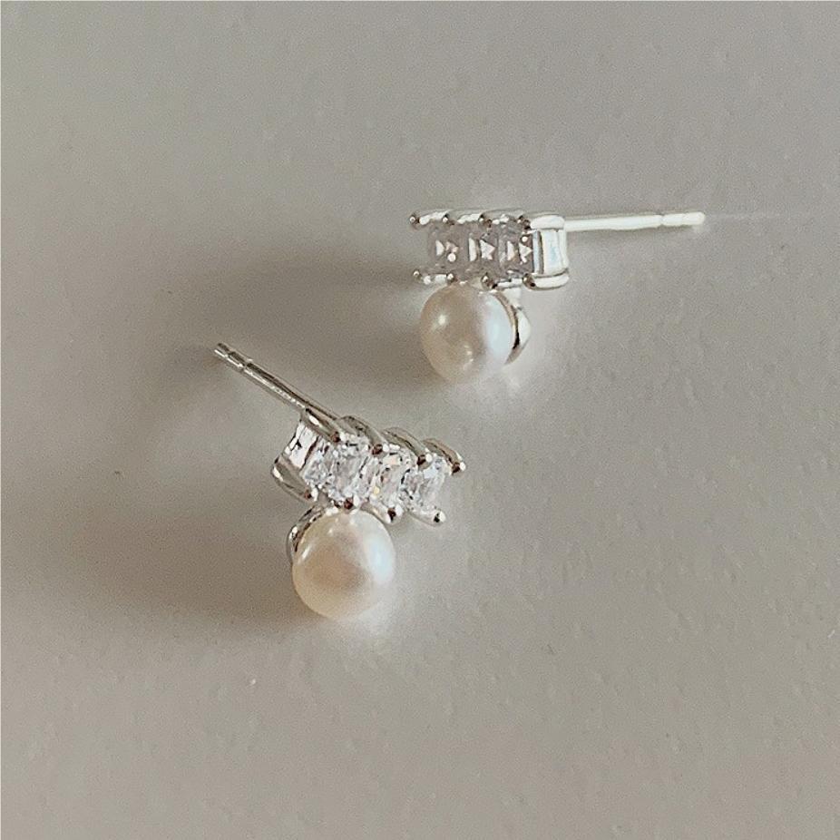 925 Sterling Sliver Earrings WIth Shell Pearls