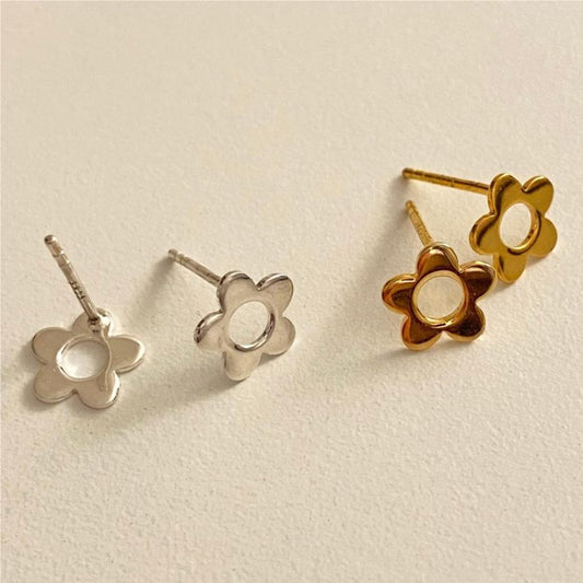 925 Sterling Silver Delicate Flower Earring Studs