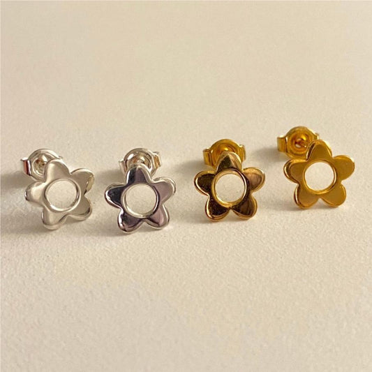 925 Sterling Silver Delicate Flower Earring Studs