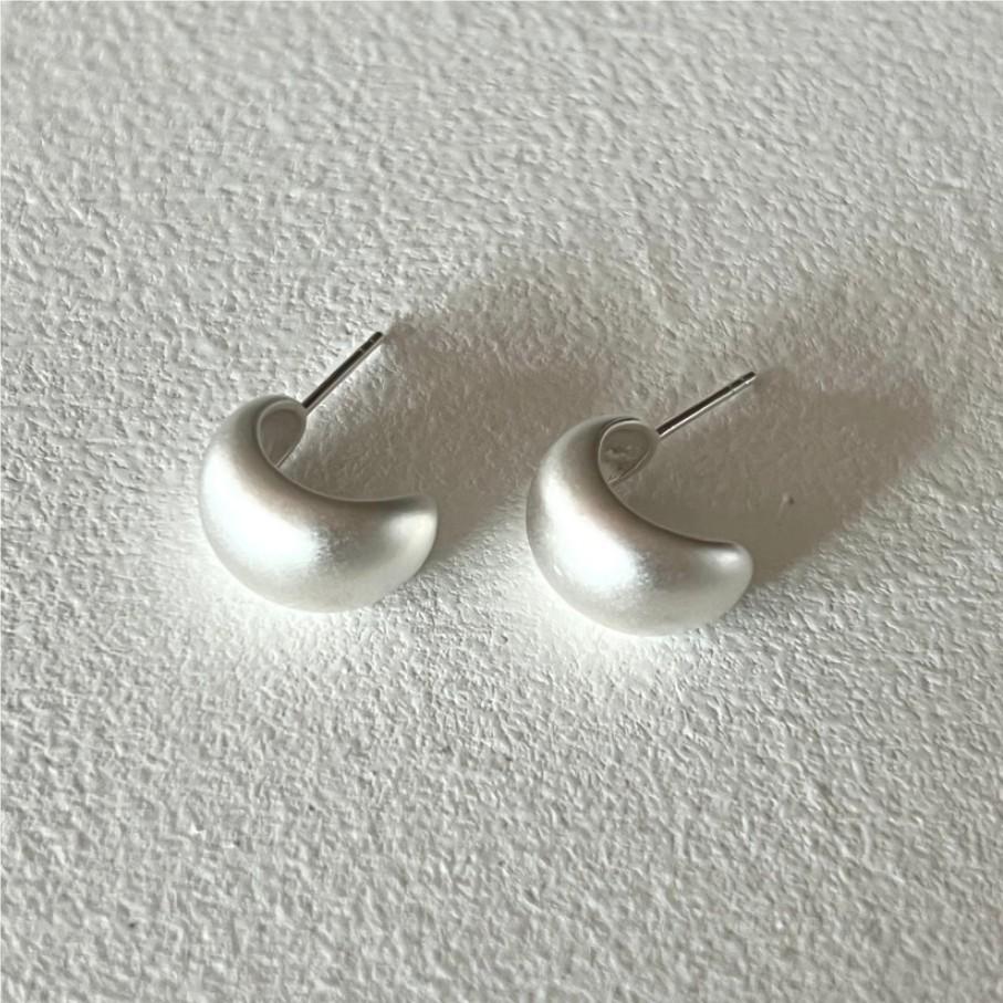 925 Sterling Silver Pea Stud Earrings