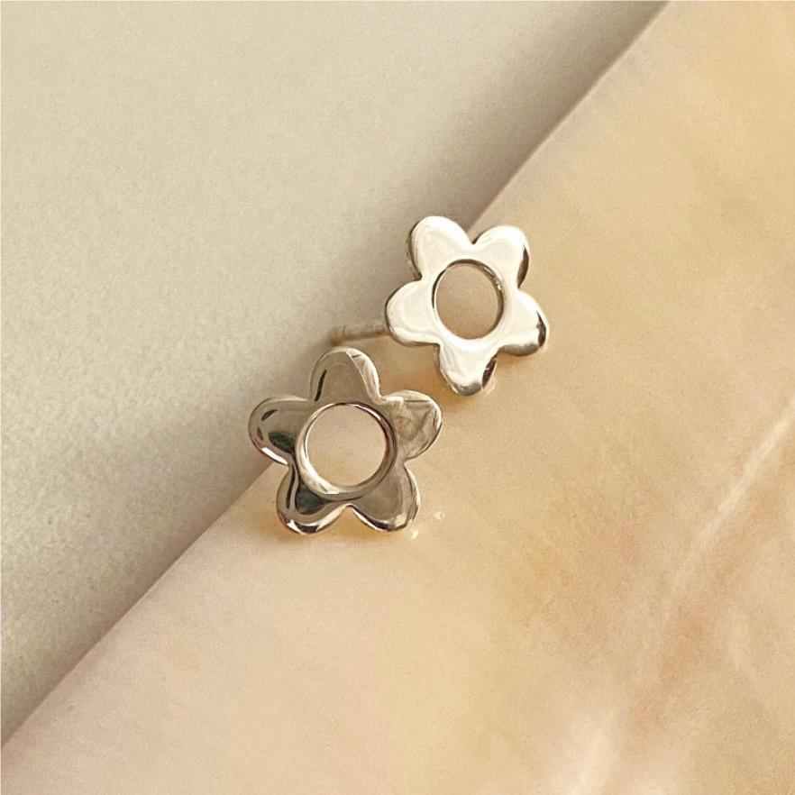 925 Sterling Silver Flower Earring Stud