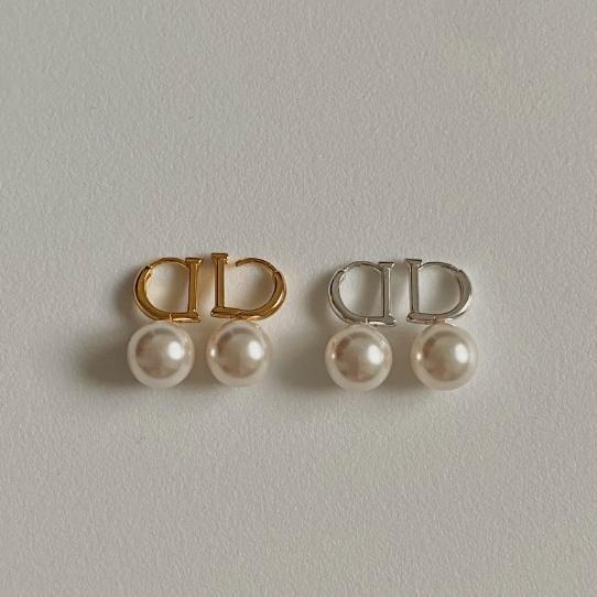 925 Sterling Sliver Earrings With Shell Pearls