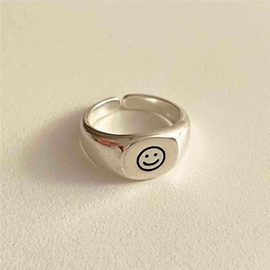 925 Sterling Silver Smiley Face Ring