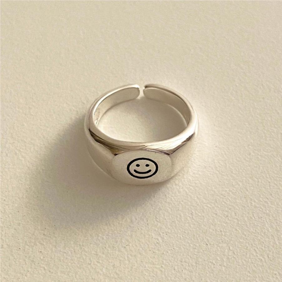 925 Sterling Silver Smiley Face Ring