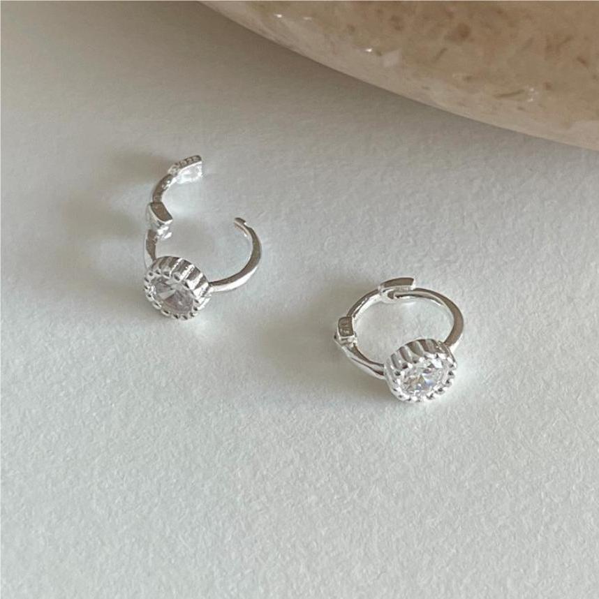 925 Sterling Silver Simple And Stylish Earrings